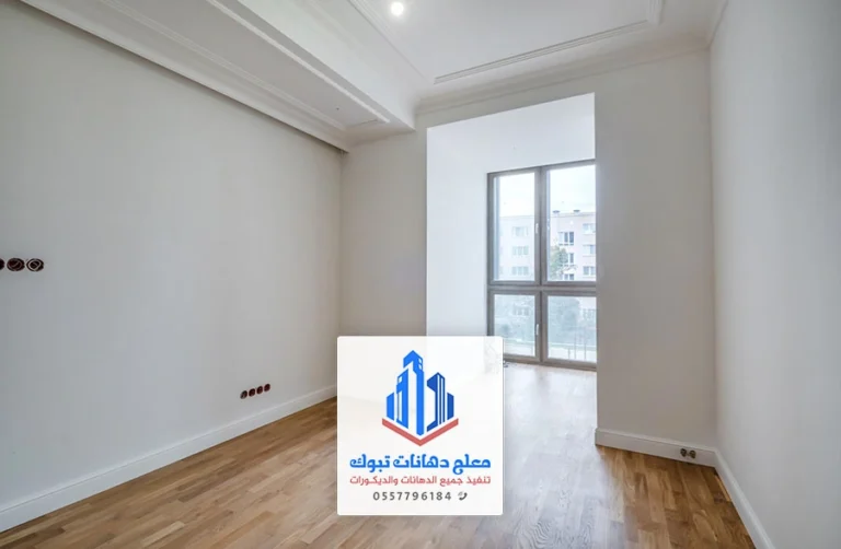 عامل دهانات جدة